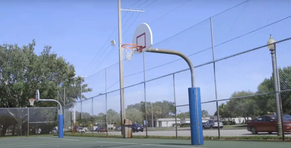 Park 4 basketball hoops