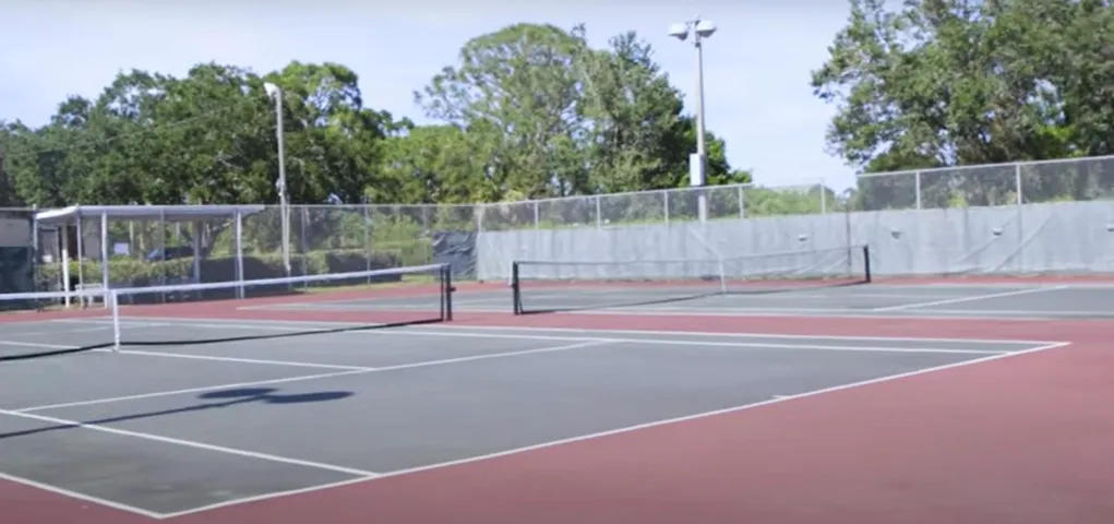 Park 2 tennis courts