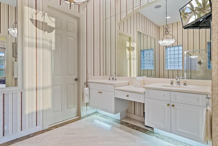 1119 Grand Cay Dr-25