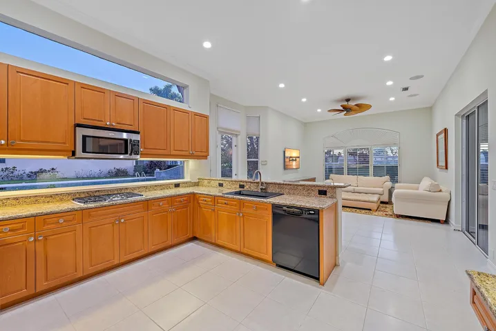 1119 Grand Cay Dr-39