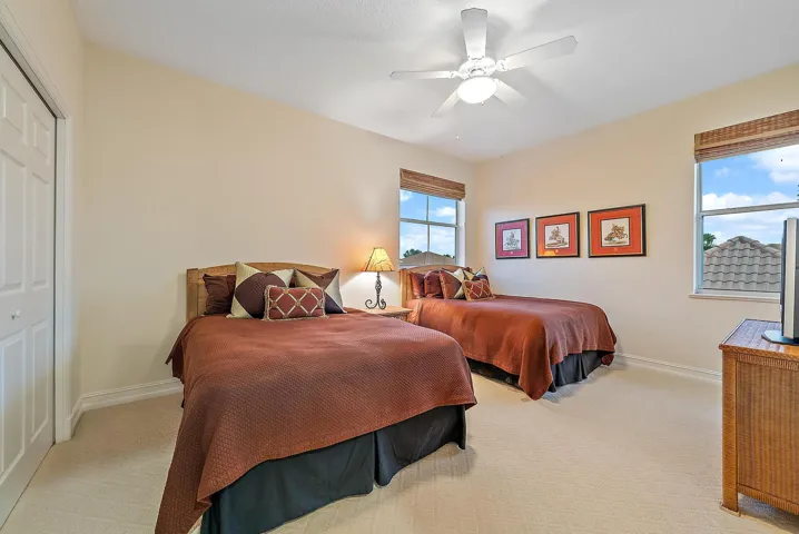 1119 Grand Cay Dr-35