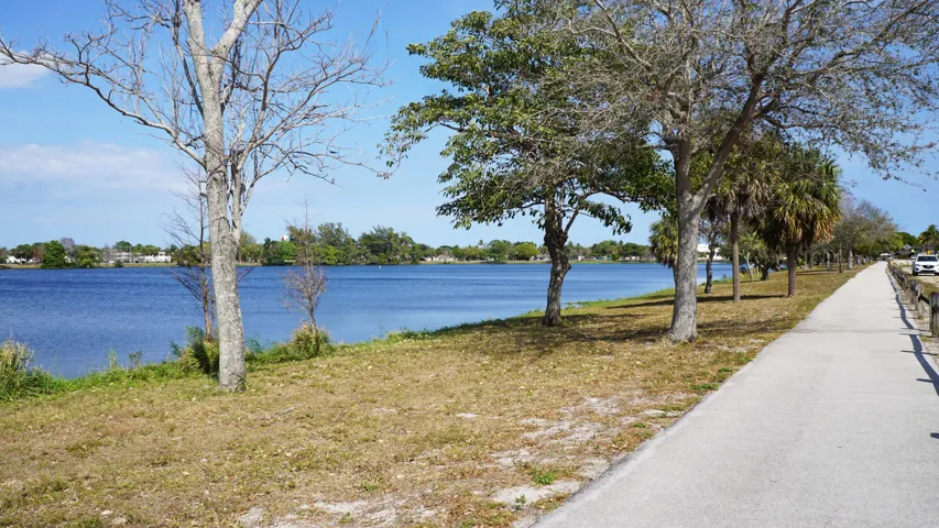 01-5160 Lake Osborne Dr