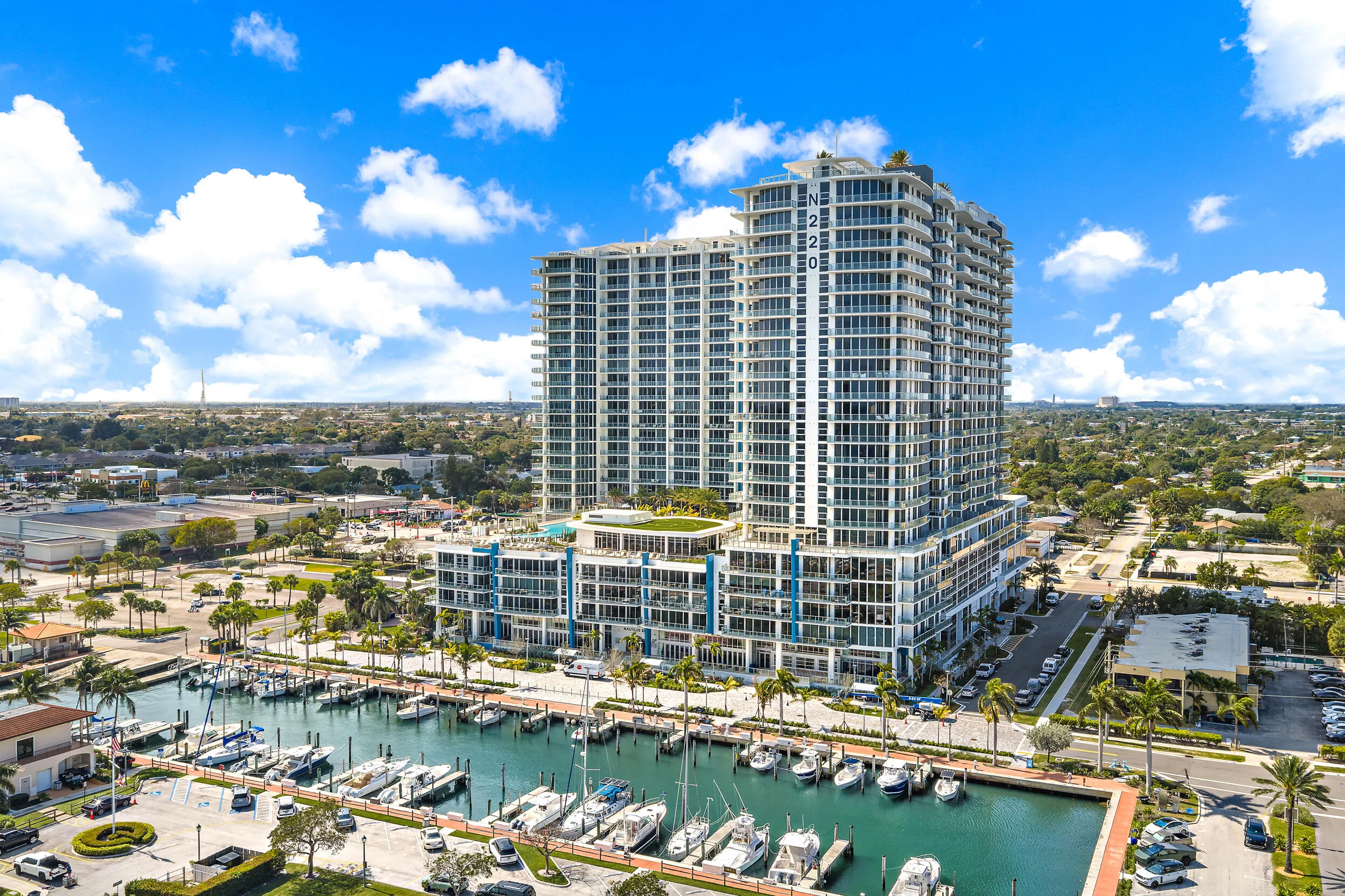 220 Lake Shore Dr n 1521-5
