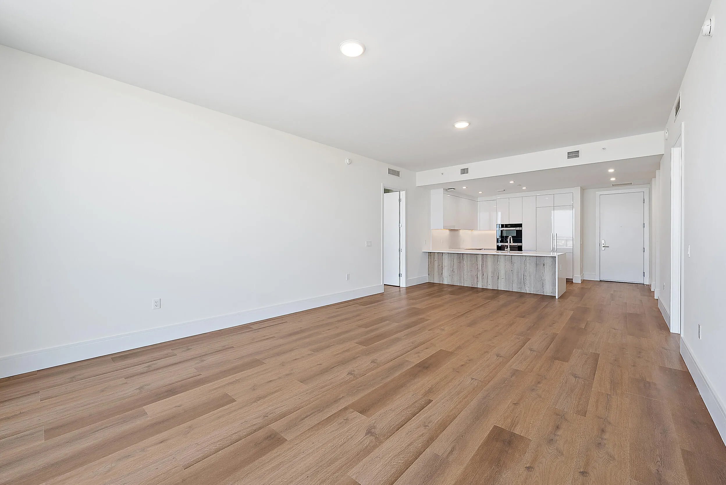 LR TO KITCHEN