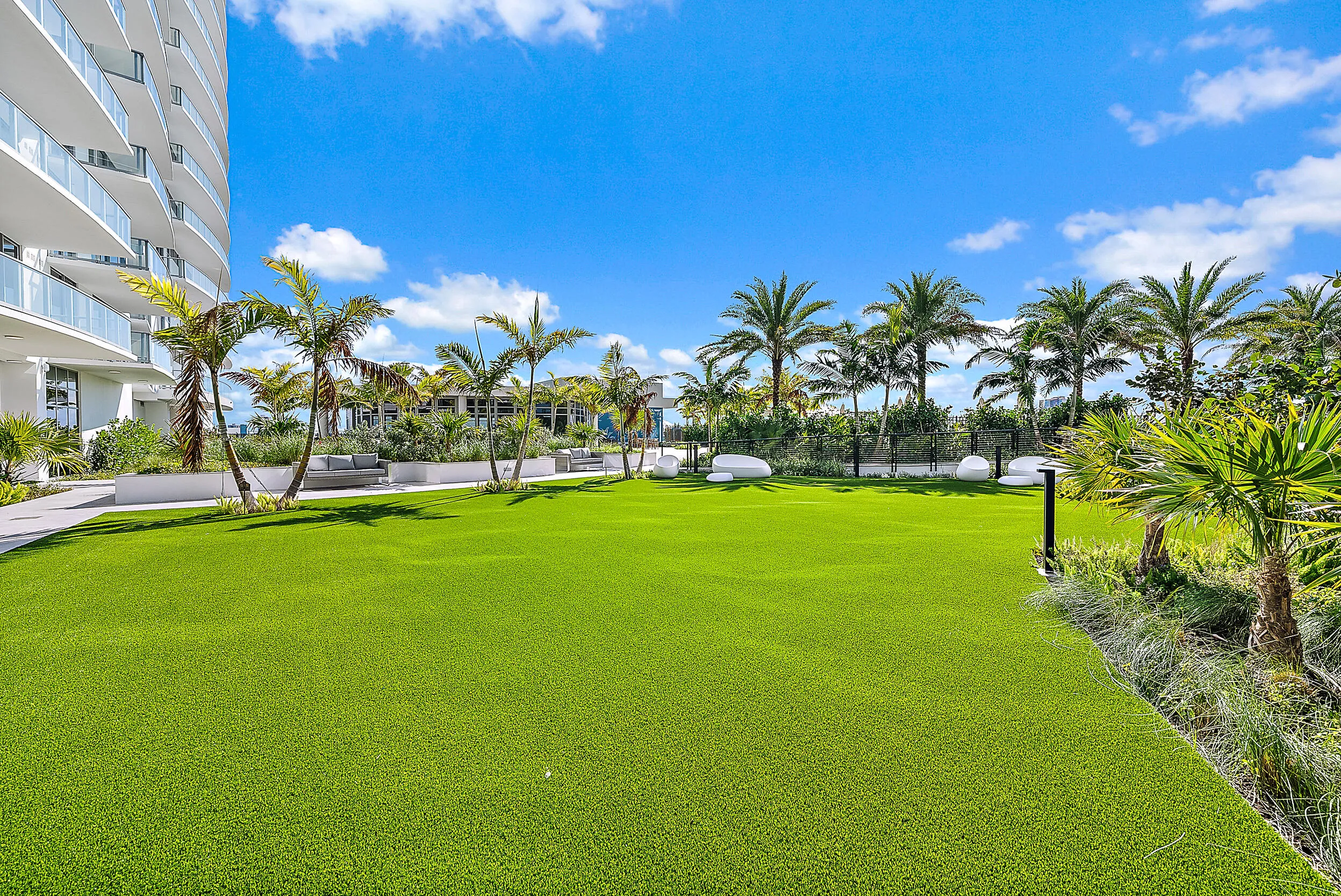 6ht Floor Green Space