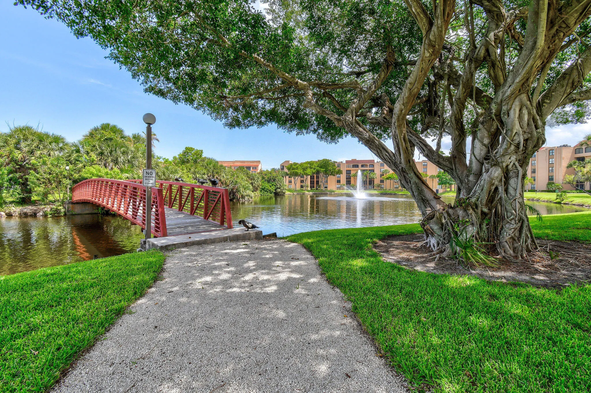 BEAUTIFUL WALKING & BIKE TRAIL