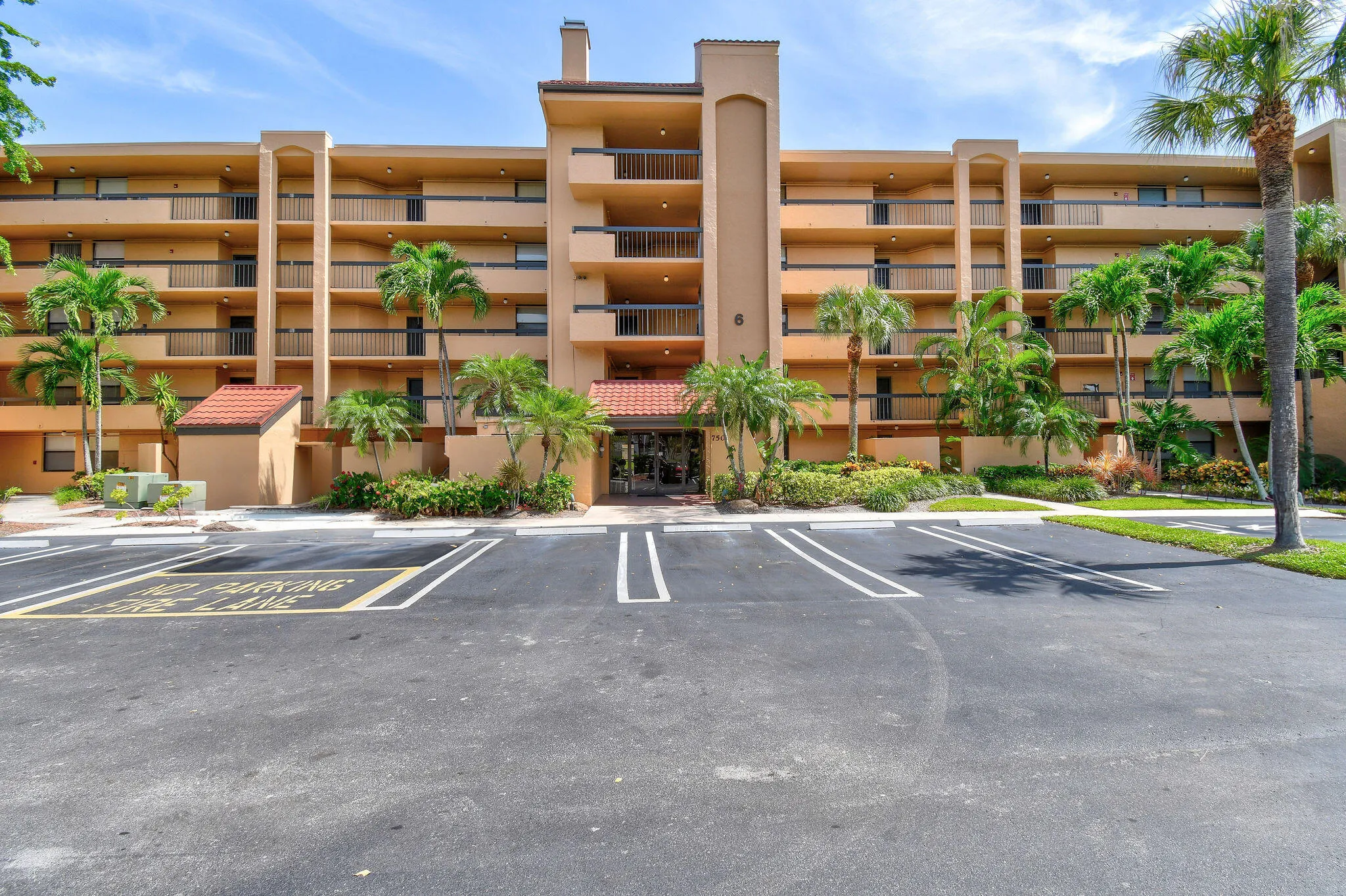 DELRAY RACQUET CLUB CONDO