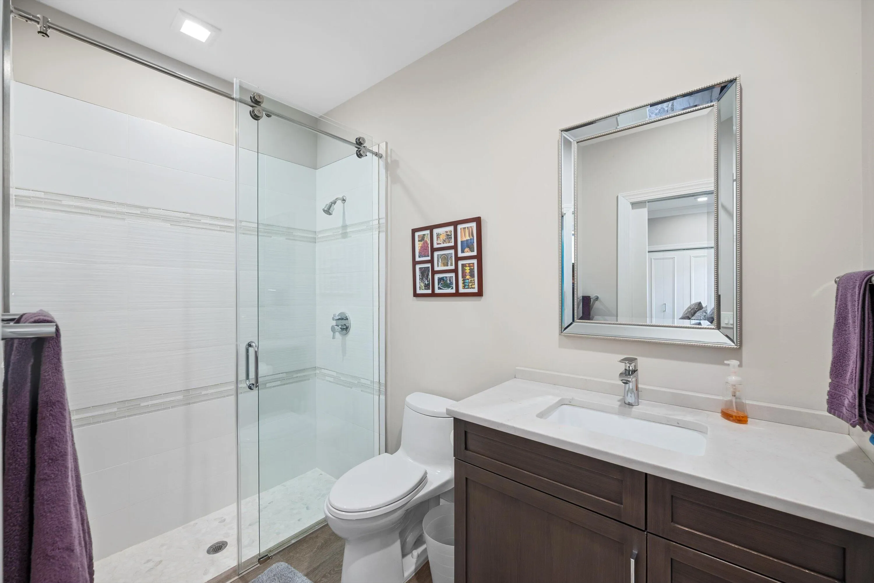 Guest Bathroom 2