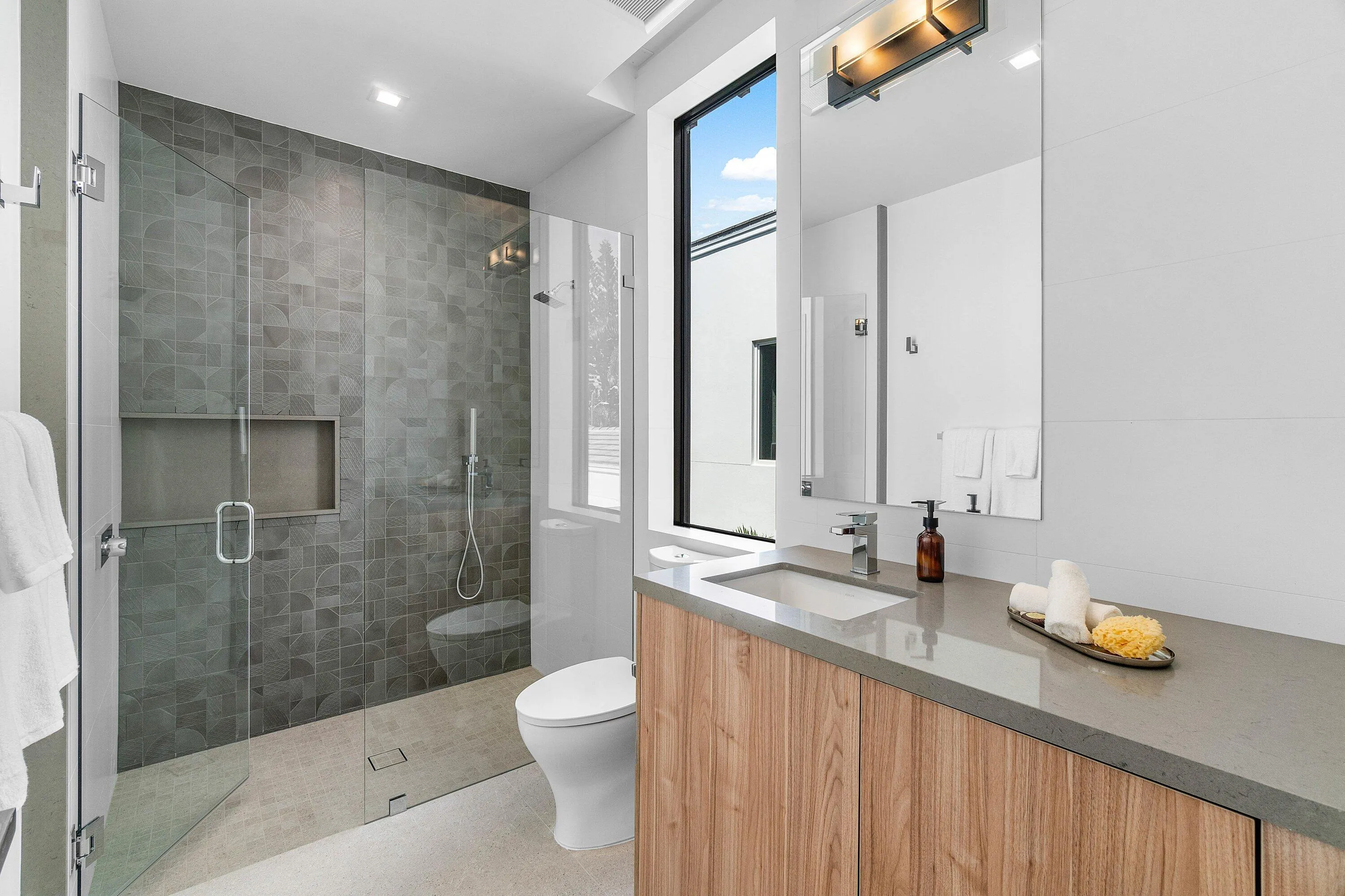 049-810PalmTrail-DelrayBeach-FL-33483-SM