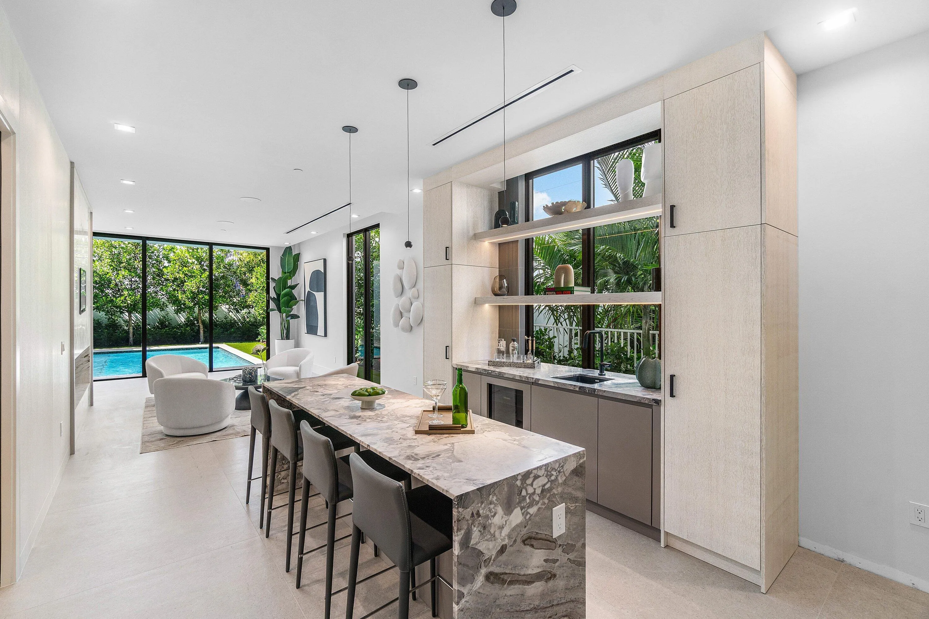 010-810PalmTrail-DelrayBeach-FL-33483-SM