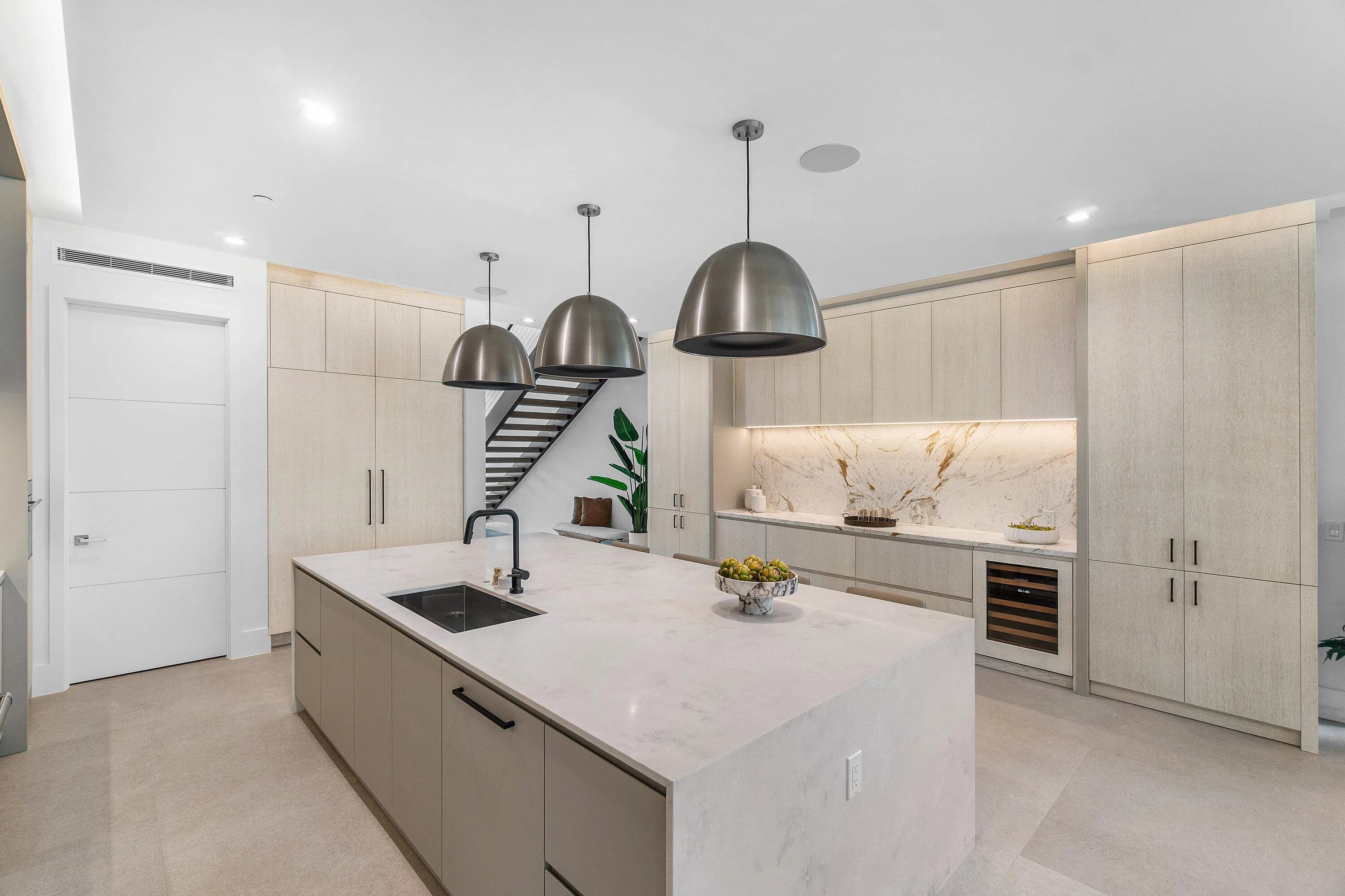 021-810PalmTrail-DelrayBeach-FL-33483-SM
