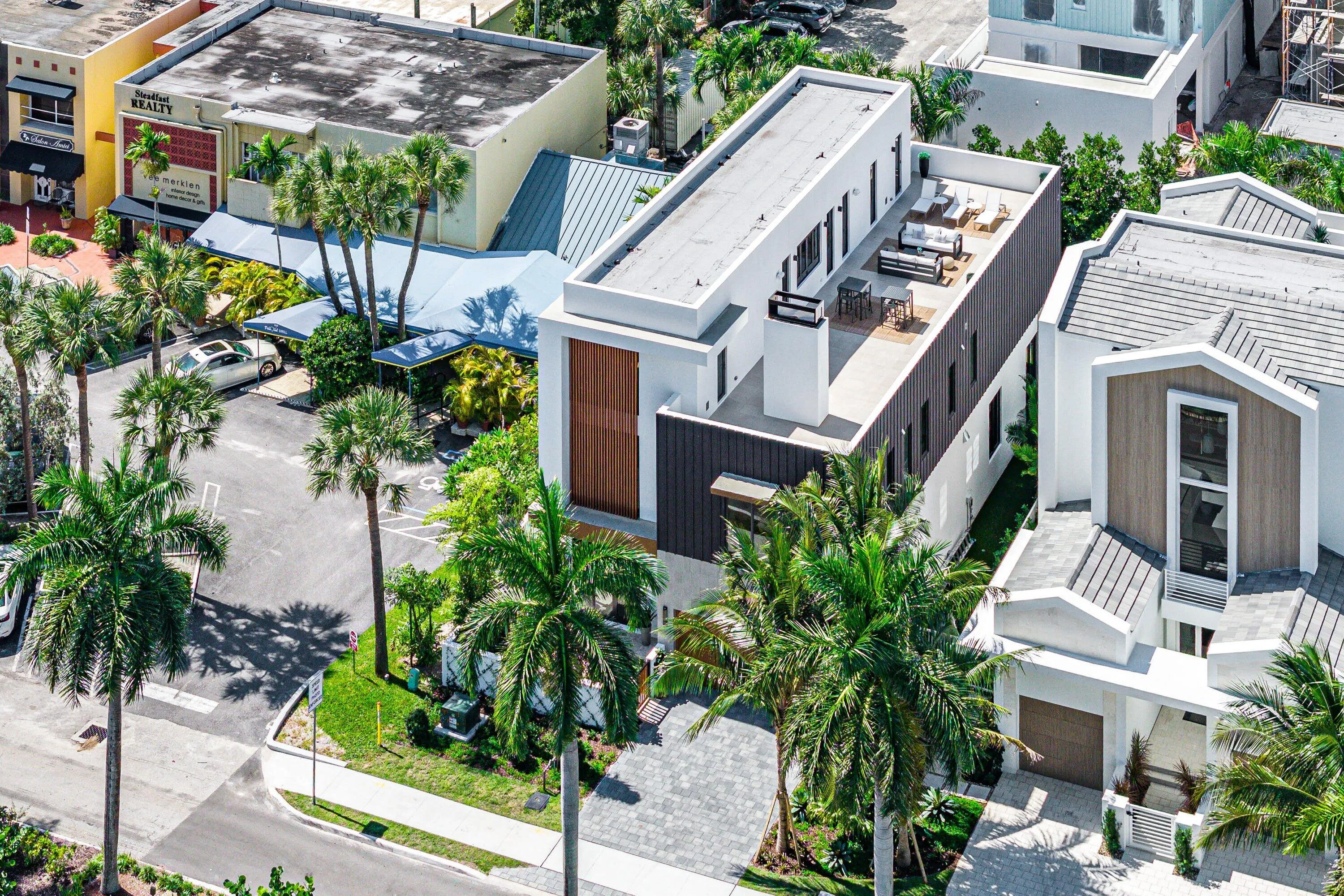 077-810PalmTrail-DelrayBeach-FL-33483-SM