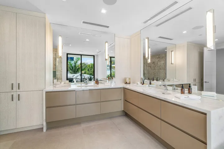 059-810PalmTrail-DelrayBeach-FL-33483-SM