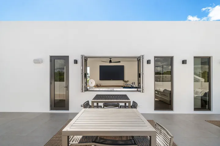 033-810PalmTrail-DelrayBeach-FL-33483-SM