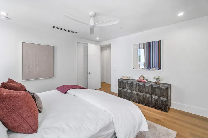 048-810PalmTrail-DelrayBeach-FL-33483-SM