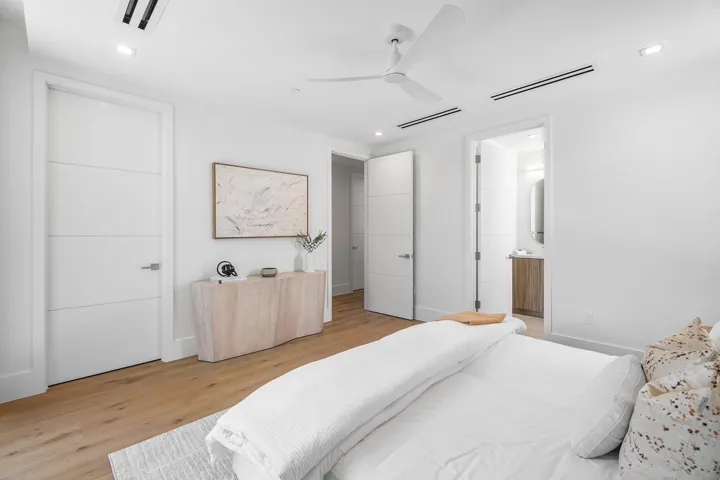 045-810PalmTrail-DelrayBeach-FL-33483-SM