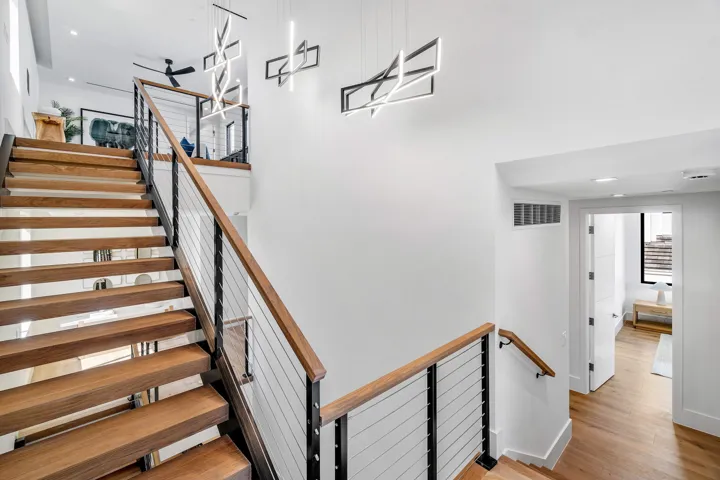 043-810PalmTrail-DelrayBeach-FL-33483-SM