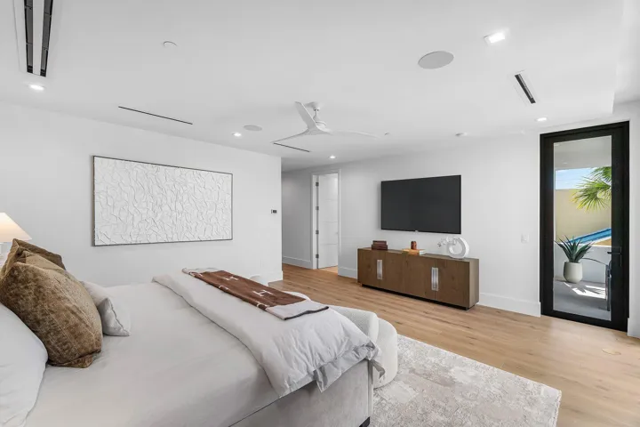 053-810PalmTrail-DelrayBeach-FL-33483-SM