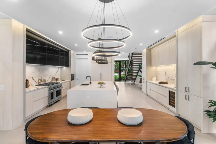 029-810PalmTrail-DelrayBeach-FL-33483-SM
