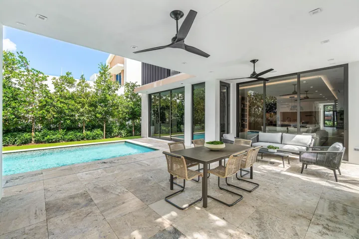 076-810PalmTrail-DelrayBeach-FL-33483-SM
