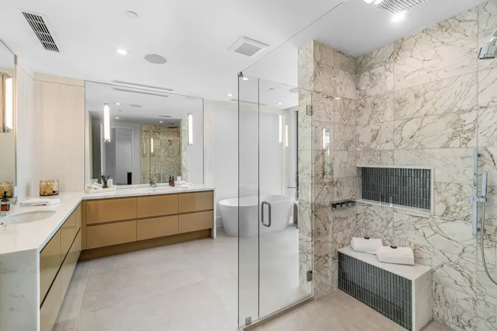 055-810PalmTrail-DelrayBeach-FL-33483-SM