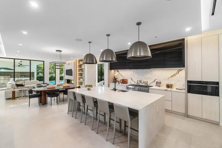 024-810PalmTrail-DelrayBeach-FL-33483-SM
