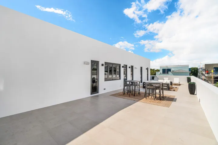 040-810PalmTrail-DelrayBeach-FL-33483-SM