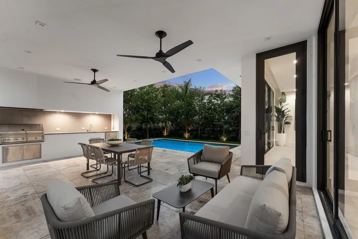 099-810PalmTrail-DelrayBeach-FL-33483-SM