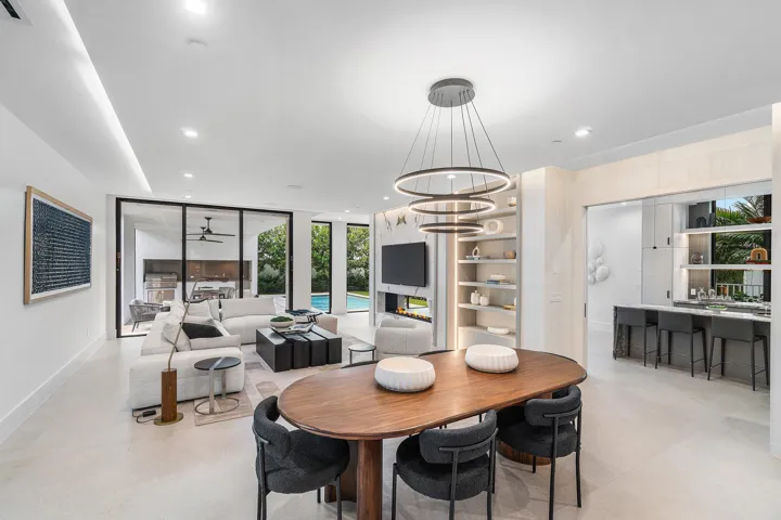 015-810PalmTrail-DelrayBeach-FL-33483-SM