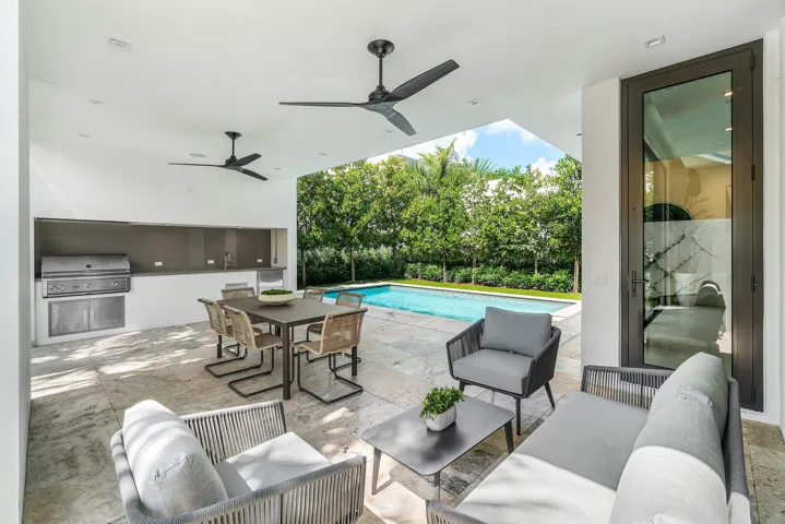 069-810PalmTrail-DelrayBeach-FL-33483-SM