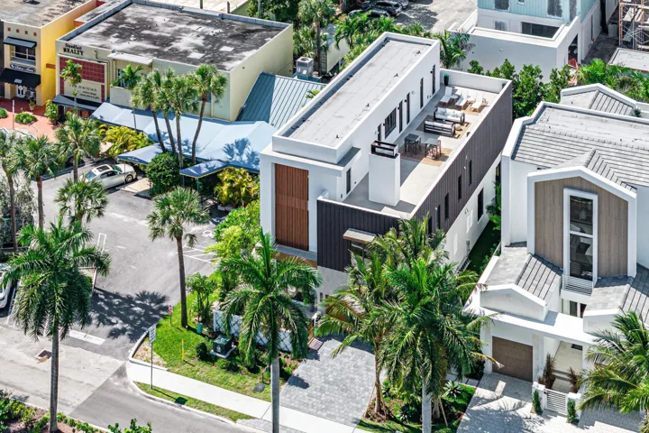 077-810PalmTrail-DelrayBeach-FL-33483-SM