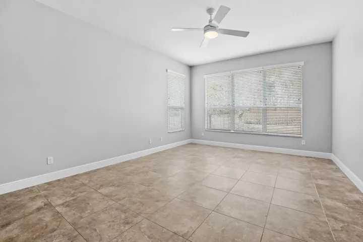 23 Bedroom 01