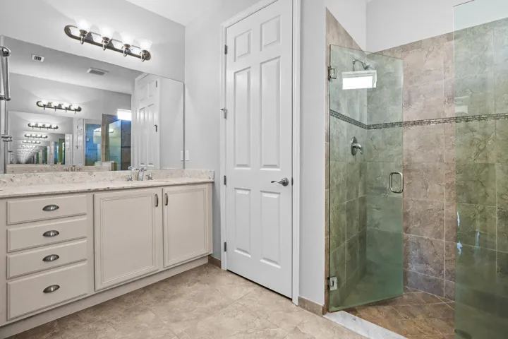 27 Bathroom 02
