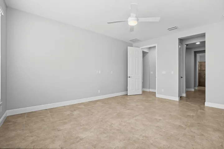 25 Bedroom 03