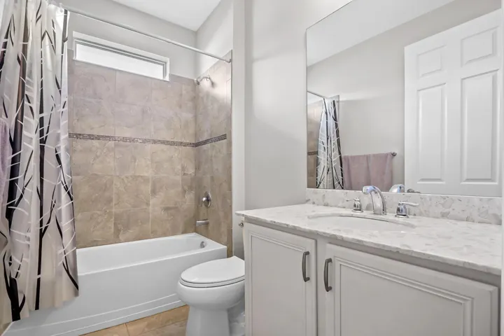 09 Bathroom 01