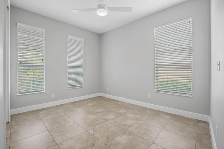 07 Bedroom 01