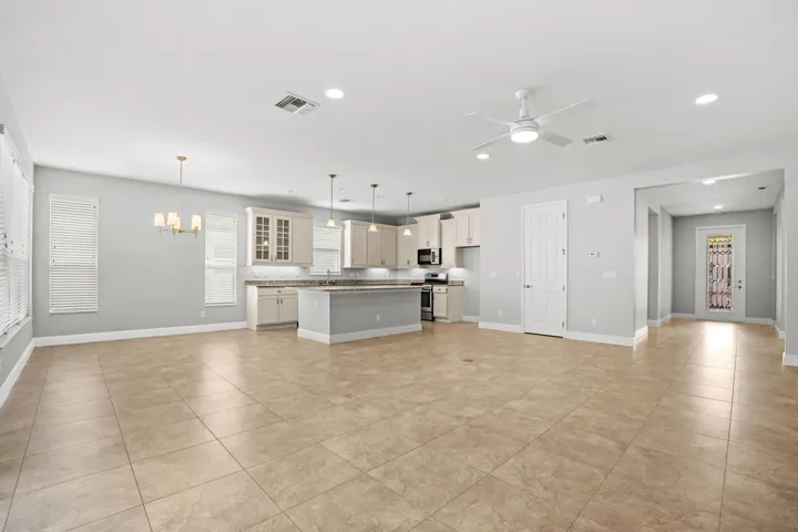 12 Living Room 02