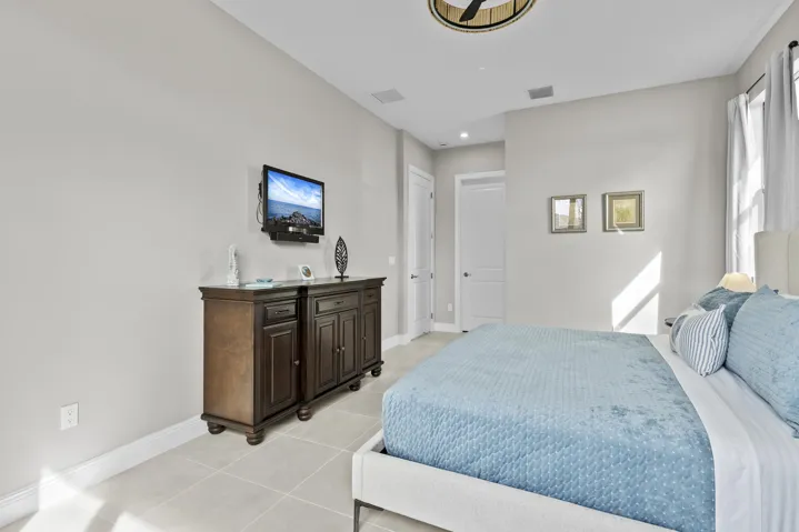 Owner's Suite 2