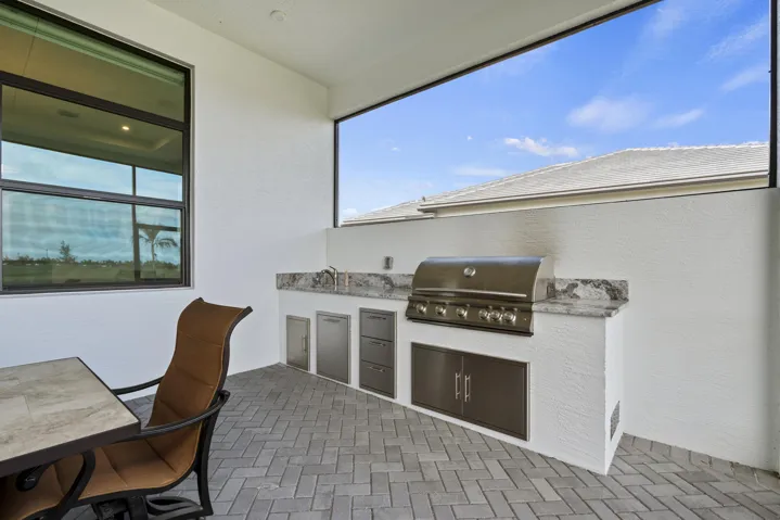 Built in Outdoor Kitchen