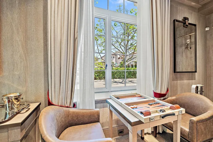 236 Phipps Plaza-7