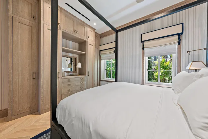 236 Phipps Plaza-18