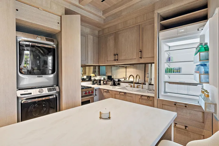236 Phipps Plaza-12