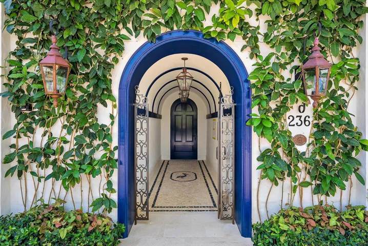 236 Phipps Plaza-21
