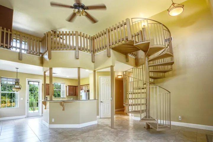 1550 C Rd living area