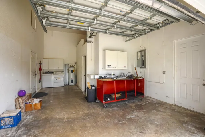 1550 c Rd garage