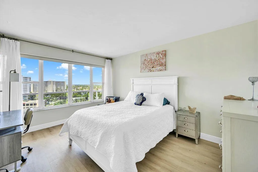 Spacious Bedroom with Amazing Views