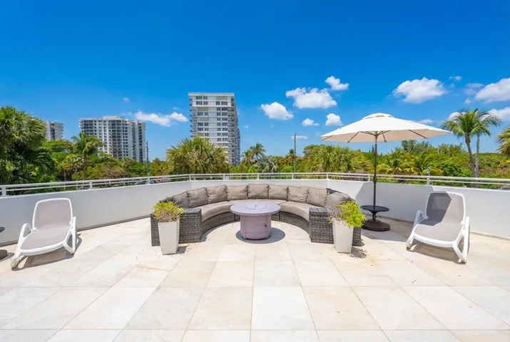 Lounge area at the pool
