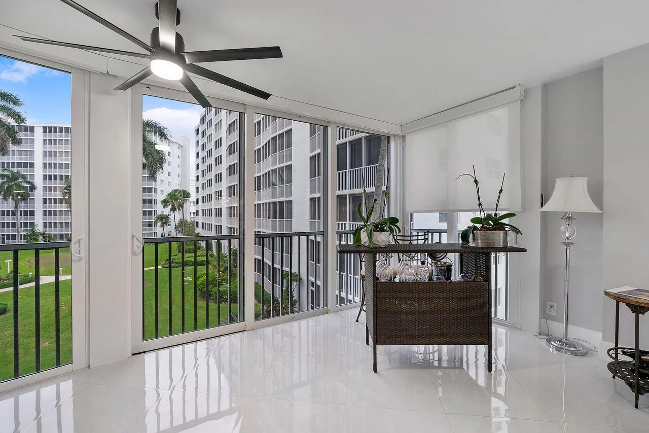 3300_S_Ocean_Blvd_u317_020