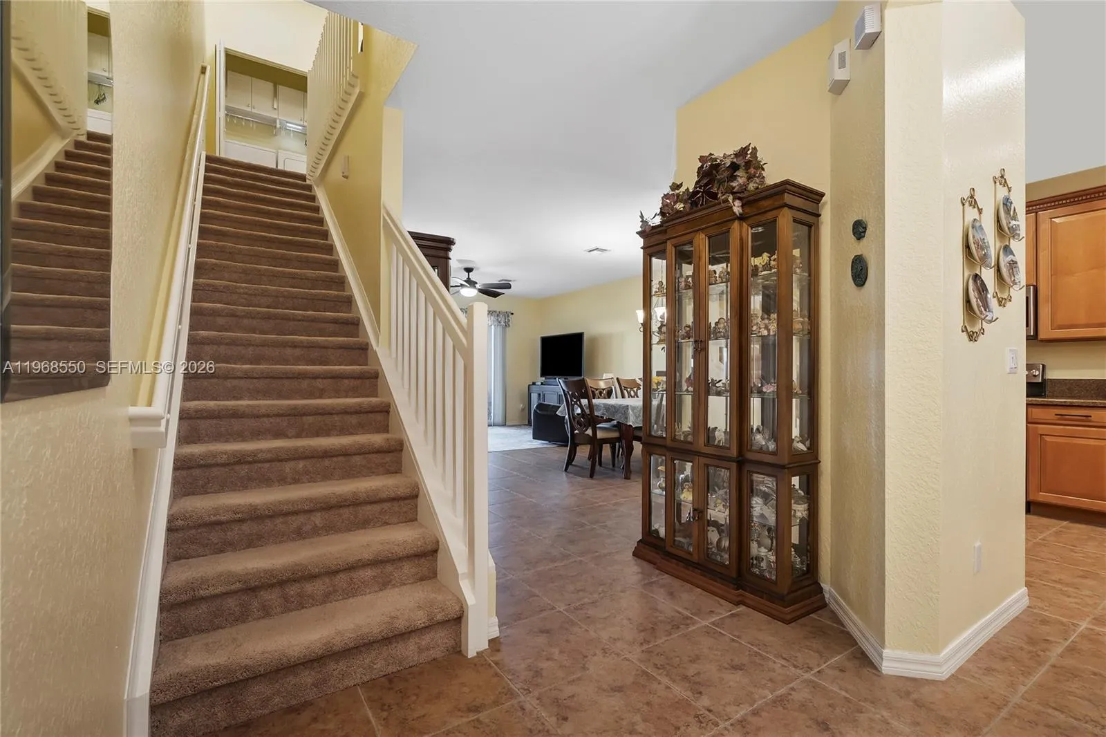 Stairs/Entry