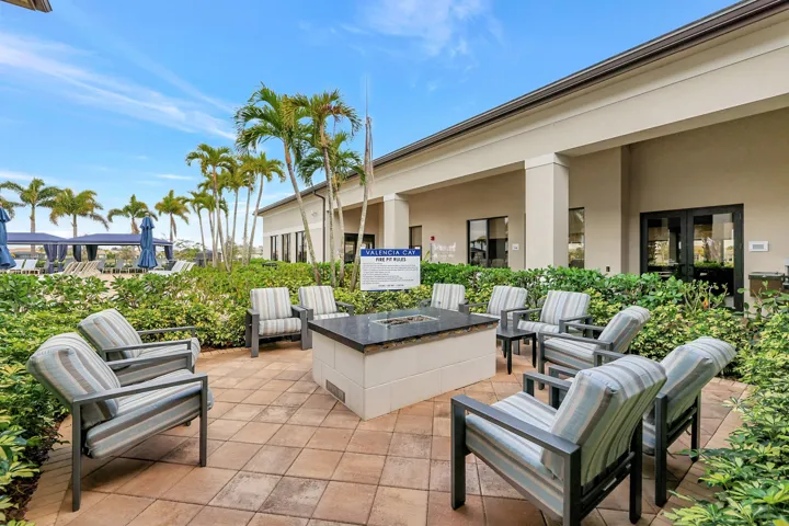 VALENCIA CAY CLUB